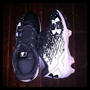 Under Amour Black and White Cleats Youth 13.5
